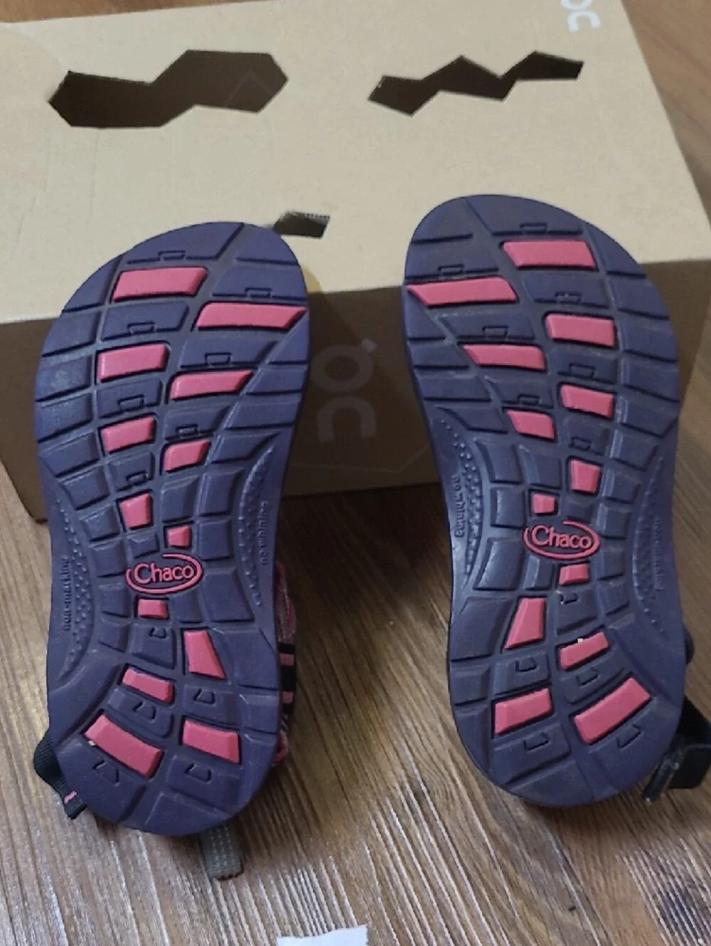 Chaco Kids Pink and Black Strappy Sandals‎